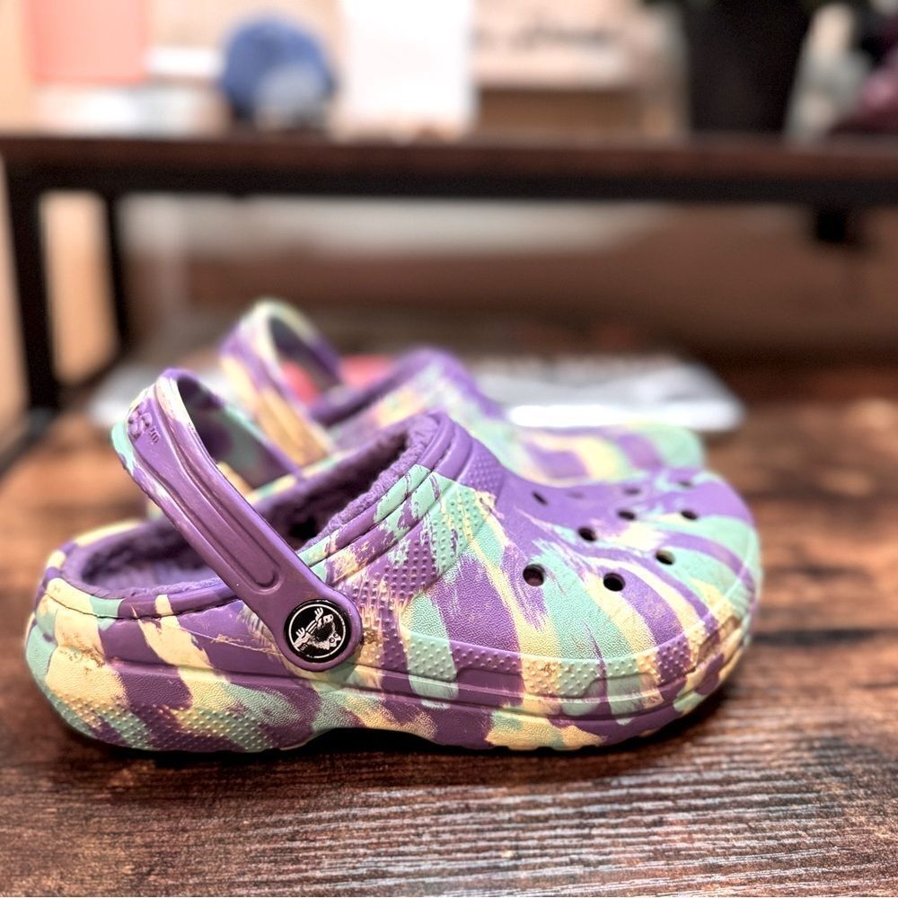 Crocs Purple and yellow sweater Lined shoes size C 12